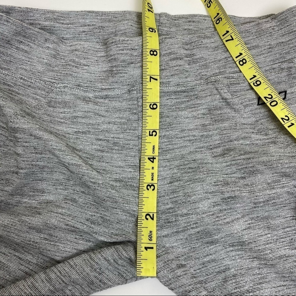 Lorna Jane Cropped Grey Leggings Small - Picture 5 of 7